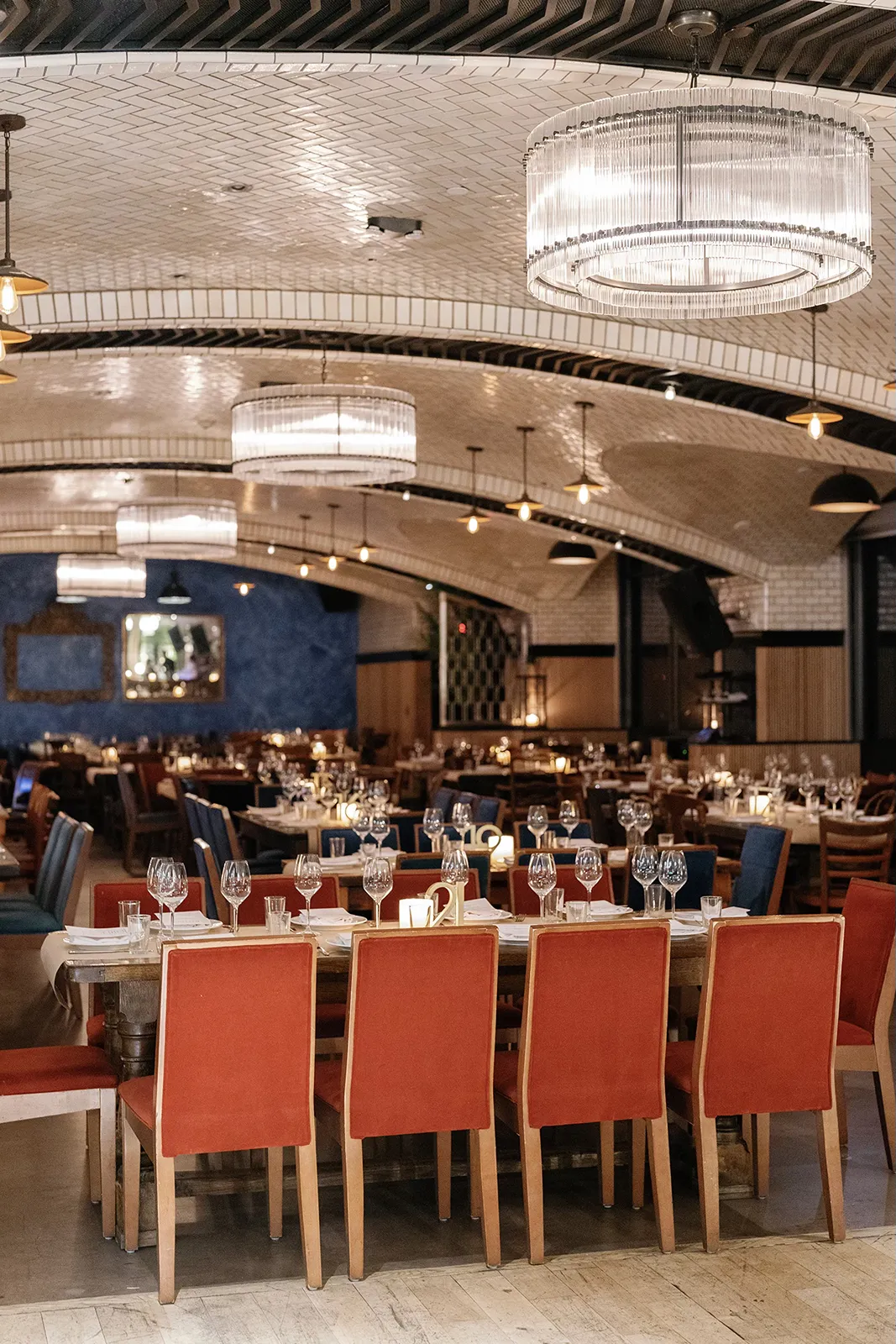 Elegant dining room set for a wedding rehearsal dinner at Hasalon Miami Beach